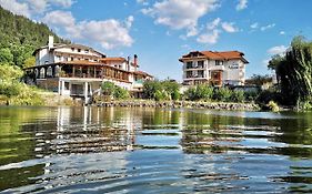 Ribkata Family Hotel Smolyan Exterior photo