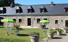 Domaine De Lesvaniel Bed and Breakfast Landudec Exterior photo