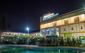 Hotel Three Eight Front One Boutique Batu Malang Exterior photo