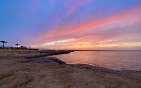 Cozy Family 3 Bedroom Apartment By The Sea El Qoseir Exterior photo