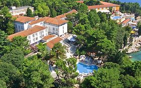 Marina Sunny Hotel By Valamar Rabac Exterior photo