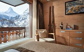Ambiance Hotel Zermatt Exterior photo
