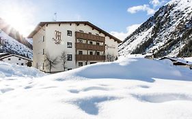 Pension Mittagskogel Sankt Leonhard im Pitztal Exterior photo