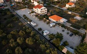 Hotel Camping Sukosan Beach Exterior photo