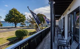 Le Chalet Suisse Motel Lago Taupo Exterior photo