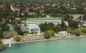 Hotel Marina Port Balatonkenese Exterior photo
