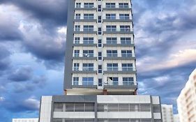 Apartamento Afaq Tower Manama Exterior photo