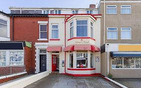 The Almeria Bed and Breakfast Blackpool Exterior photo