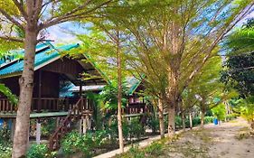 Hotel Rasta House,,Koh Phayam Exterior photo