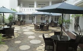 Ramayana Hotel Macasar Exterior photo