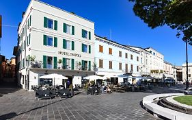 Hotel Tripoli Desenzano del Garda Exterior photo