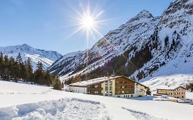 Hotel Sonnblick Sankt Leonhard im Pitztal Exterior photo