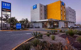 Hotel Tryp By Wyndham San Luis Potosí Exterior photo