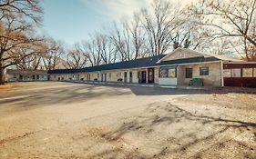 Simmer Motel Wamego Exterior photo