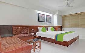 Hotel Treebo Cherry Tree Indore Exterior photo