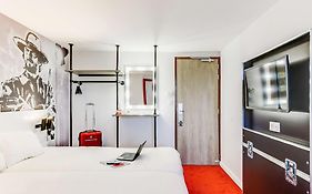 Hotel Ibis Styles Paris Saint Denis La Plaine Exterior photo