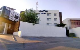 Zimmer Suites Aguascalientes Exterior photo