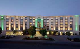 Holiday Inn&Suites Montreal Airport Exterior photo