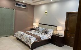 Apartamento Royal Two Bed Furnished Portion Dha Lahore Exterior photo