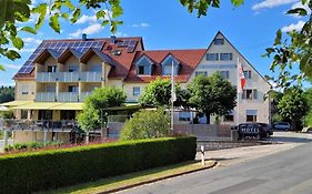 Landhotel-Gasthof Grüner Baum Hersbruck Exterior photo