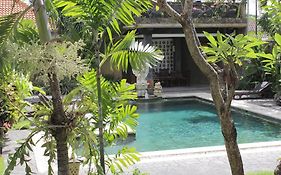 Mangga Bali Inn Legian Exterior photo