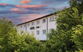 Hotel Khail Maria Lanzendorf Exterior photo