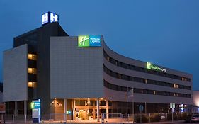 Holiday Inn Express Barcelona - Molins de Rei Exterior photo