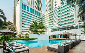 Como Metropolitan Bangkok Hotel Exterior photo