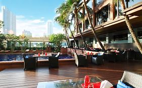 Ramada Plaza By Wyndham Bangkok Menam Riverside Hotel Exterior photo