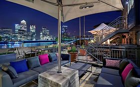 Doubletree By Hilton London - Docklands Riverside Hotel Exterior photo