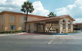 Hotel Baymont By Wyndham San Antonio South Park Exterior photo