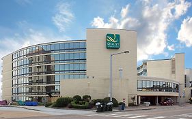Quality Inn & Suites Oceanfront Virginia Beach Exterior photo