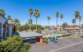 Hotel Super 8 By Wyndham Bakersfield/Central Exterior photo