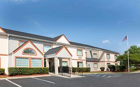 Microtel Inn & Suites By Wyndham Columbia Fort Jackson N Exterior photo