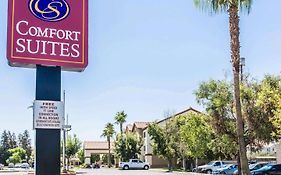 Comfort Suites Bakersfield Exterior photo