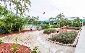 Hotel Wyndham Garden Fort Myers Beach Exterior photo