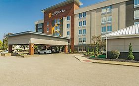 Hotel La Quinta By Wyndham Cleveland Airport West North Olmsted Exterior photo