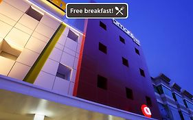 Amaris Hotel Nagoya Hill - Batam Exterior photo