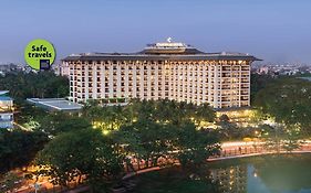 Chatrium Hotel Royal Lake Yangón Exterior photo