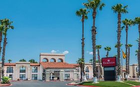 Ramada By Wyndham Las Cruces Hotel & Conference Center Exterior photo