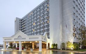 Doubletree By Hilton St. Louis At Westport Hotel Exterior photo