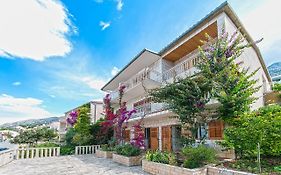 Apartments And Rooms By The Sea Brela, Makarska - 2752 Exterior photo