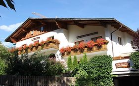 Aparthotel Garni Haus Hubertus Malles Venosta Exterior photo