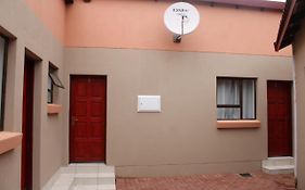 Connesione Mogwase Aparthotel Mabele-a-Podi Exterior photo