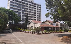 Hotel Woodlands Bangalore Exterior photo