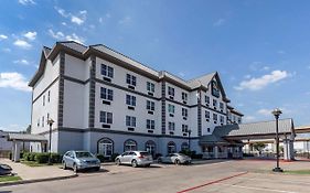 Quality Inn & Suites I-35 E-Walnut Hill Dallas Exterior photo