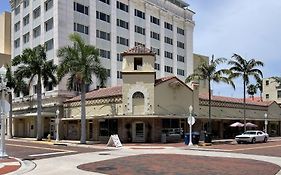 The Banyan Hotel Fort Myers, Tapestry Collection By Hilton Exterior photo