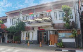 Mawar Asri Hotel Yogyakarta Exterior photo