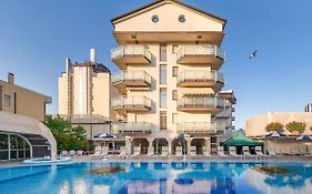 Universal Hotel Cervia Exterior photo