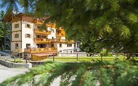 Hotel Relais San Giusto Campitello di Fassa Exterior photo